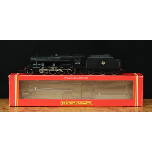 5149 - Hornby Railways OO Gauge R322 BR Class 8F 2-8-0 locomotive and six wheel tender, BR black livery, No... 