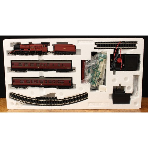 5119 - Hornby OO Gauge R1095 Harry Potter and the Order of the Phoenix Hogwarts Express electric train set,... 