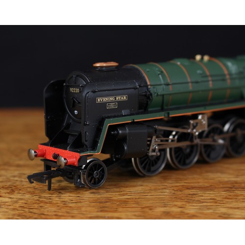 5154 - Hornby OO Gauge R3288 BR Class 9F 2-10-0 “Evening Star” locomotive and six wheel tender (DCC ready),... 