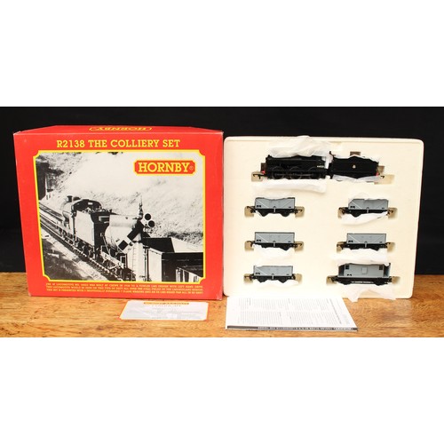 5156 - Hornby OO Gauge R2138 Colliery set, comprising Fowler 0-6-0 locomotive and six wheel tender, BR blac... 