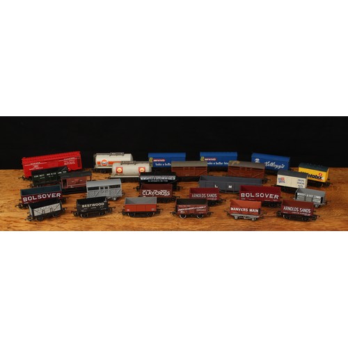 5162 - Hornby Railways, Bachmann, Tri-ang, Slater's, Lima, Dapol and Ratio OO Gauge wagons, tankers and van... 