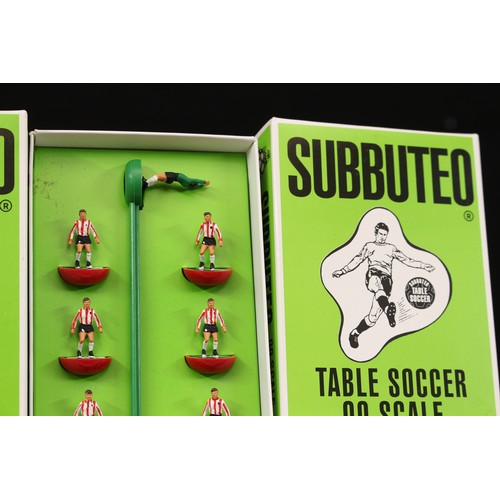 5200 - Subbuteo 'Top Spin' table soccer OO scale football teams, East Midlands and Yorkshire clubs, compris... 