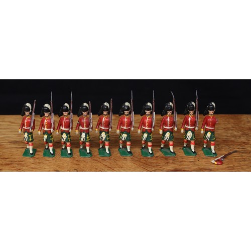 5224 - A set of ten unmarked painted lead figures as Scottish Troops, probably Gordon Highlanders, each mar... 