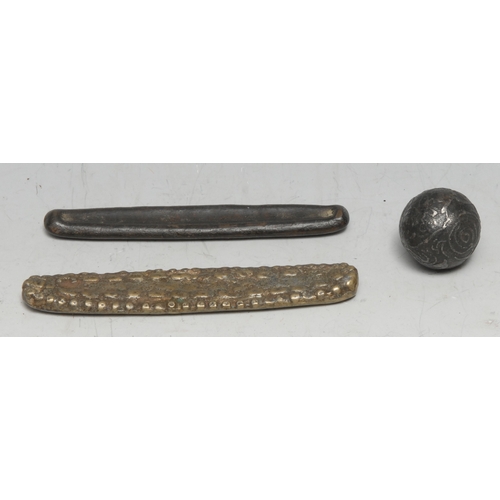 3934 - A spherical bullion weight, fashioned from repurposed coins, 2.5cm diam; two bars, similar, [3]