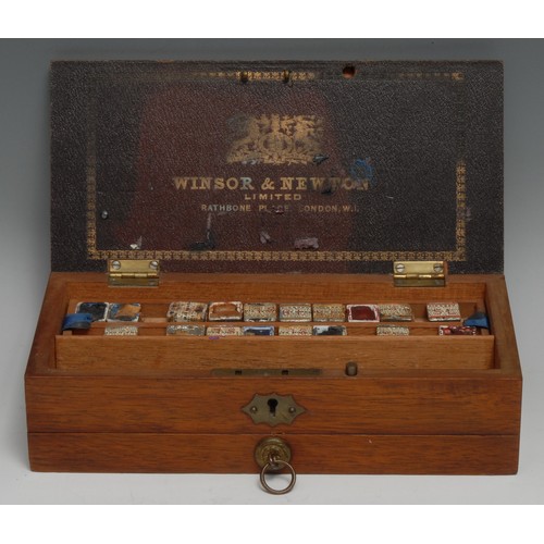 3512 - An Edwardian mahogany artist's paint box, by Winsor & Newton Limited, London, hinged cover enclosing... 