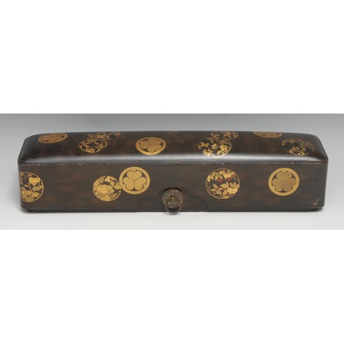 3213 - A Japanese laquer rectangular box and cover, decorated in gold makie with mon on a ground of nashiji... 