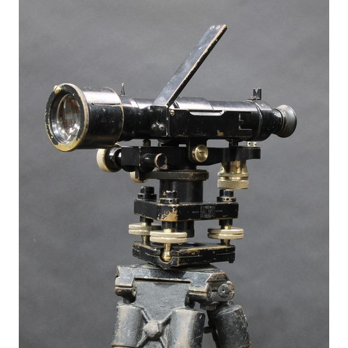 3772 - A mid 20th century surveyor's theodolite, Hall Bros, Purley Way, Croydon, No 40416, retailed by J.A ... 