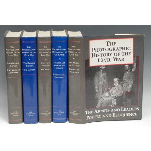 4175 - Military History, Americana - The Photographic History of the Civil War, ten parts complete in five ... 