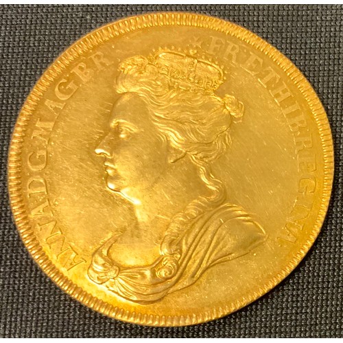 3938 - Medallion, GB, Queen Anne, 1702, a rare and important gold medallion, commemorating the Accession of... 