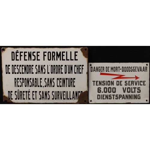 5470 - Industrial Salvage - a Belgian rectangular shaped enamel warning sign, 