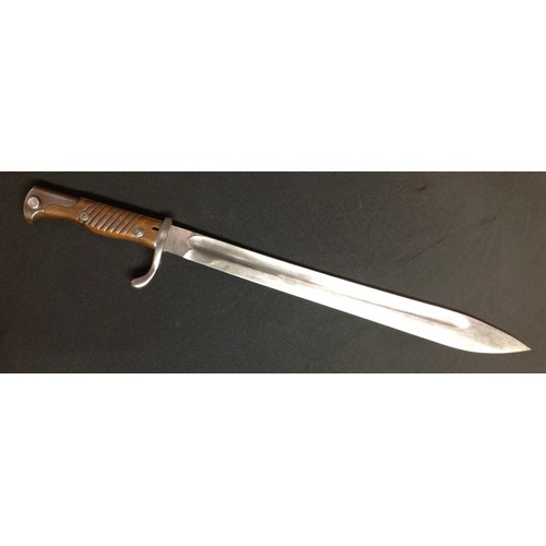 69 - WW1 Imperial German 1898/05 Butcher Bayonet with fullered single edge blade 367mm in length. Maker m... 