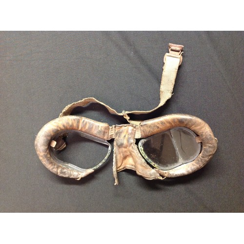 99 - WW2 British RAF MKVIII Flying goggles. Missing one lens and adjustment bar to bridge of the nose. Su... 