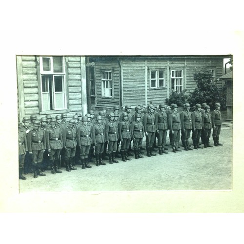 154 - WW2 Third Reich pocket photo album of a member of Armee Sanitas Kompanie 501. Contains 25 un-publish... 