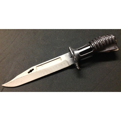 182 - British SA80 Bayonet with 180mm long blade. Much original black finish remains to grip. Working rele... 