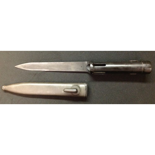 185 - South African R1 C type FAL Bayonet. 170mm long blade. Working release catch. Overall length 290mm. ... 