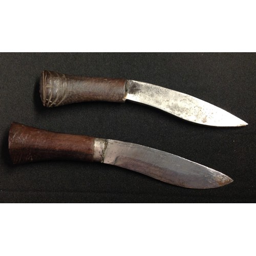 202 - Gurkha Kukri Knife with 385mm long blade with stamped decoration to one side while the other side ha... 