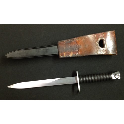 216 - Swiss Model 1957 Bayonet with double edged blade 237mm in length, serial number W126770. Maker is We... 