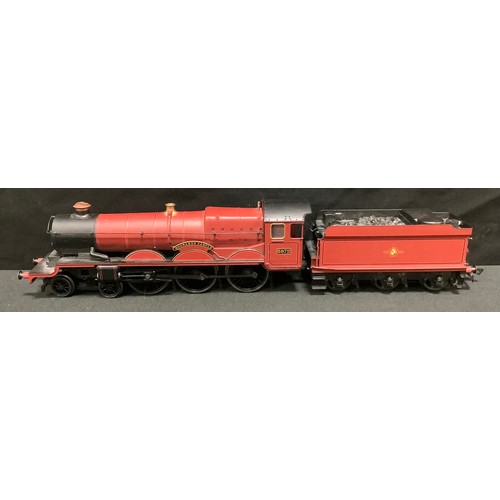 116 - Hornby Trains - 00 gauge, Mallard, Hogwarts Castle, Triang, track, passenger carriages, good rolling... 