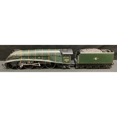 116 - Hornby Trains - 00 gauge, Mallard, Hogwarts Castle, Triang, track, passenger carriages, good rolling... 