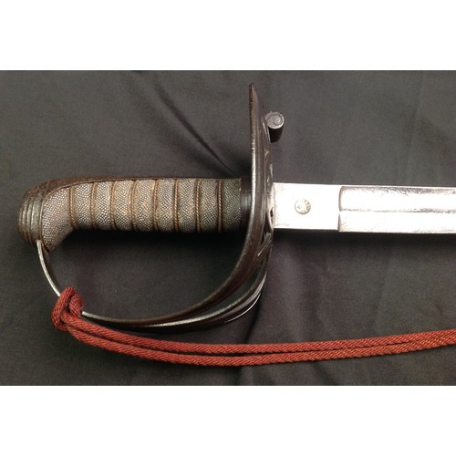 64 - Victorian 1827 pattern Volunteer Rifles Officers Sword with single edged fullered blade 825mm in len... 