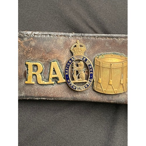 101 - WW1 British Army Private Purchase Leather Money Belt fitted with 10 cap/trade/rank badges. Additiona... 