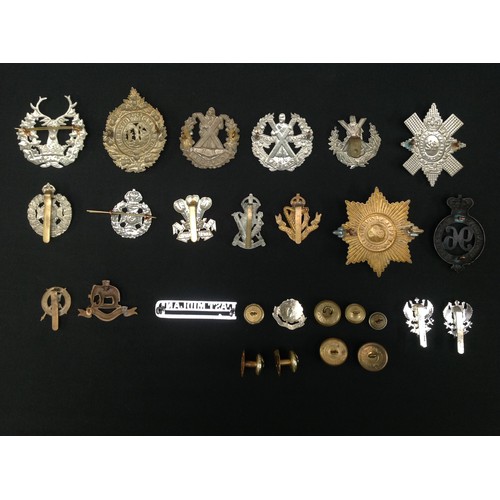 138 - WW2 British Cap badges: Gordon Highlanders: Prince of Wales' Leinster Regt (Royal Canadians): Royal ... 