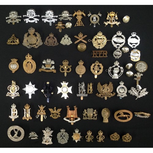 140 - WW2 and later British Cavalry, Armoured and Yeomanry Cap badges to include: 17th/21st Lancers x 3, c... 