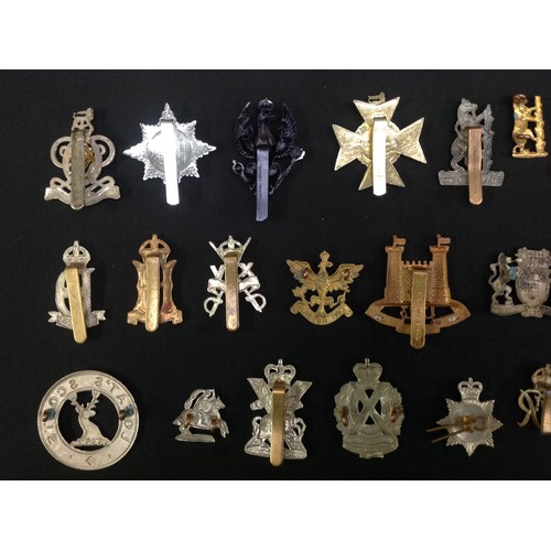 140 - WW2 and later British Cavalry, Armoured and Yeomanry Cap badges to include: 17th/21st Lancers x 3, c... 