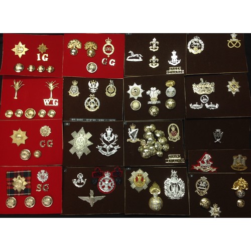 158 - A collection of British Army Staybritie Cap badges and modern metal issue cap badges comprising of: ... 