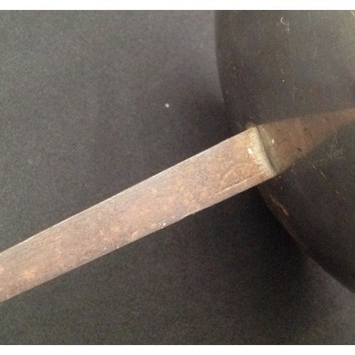 162 - 1950's / 1960's Fencing Foil with 885mm long blade. Blade has French makers name 