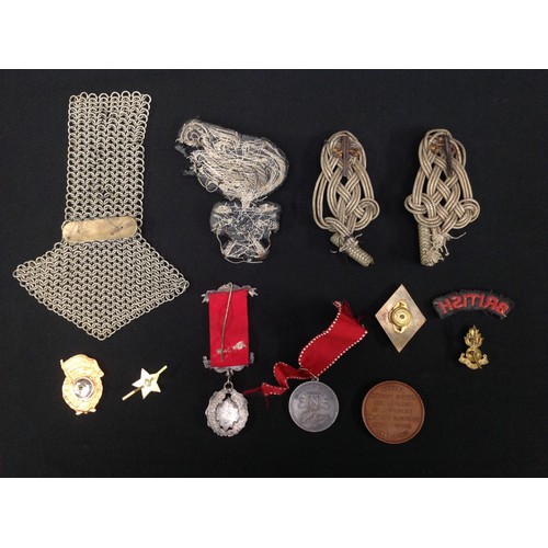 168 - A selection of mixed World Militaria to include: a single WW2 Era British Indian Army Governor Gener... 