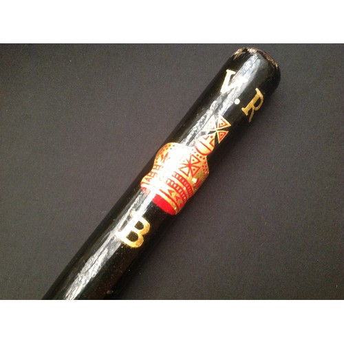 207 - Police Truncheon 333mm in length. The paintwork is modern. Black overall with gilt / red VR over Cro... 