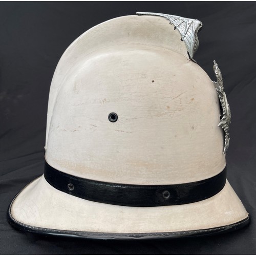 327 - Southend on Sea Constabulary Summer White Police Helmet complete with Queens Crown Helmet Plate. Mak... 