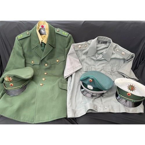 332 - West German Police Uniform group comprising of one tunic with all insignia together with matching sh... 