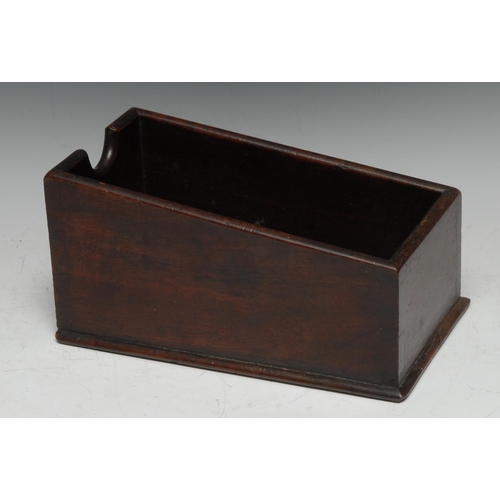 3333 - An early 20th century mahogany wine cradle, 24.5cm long