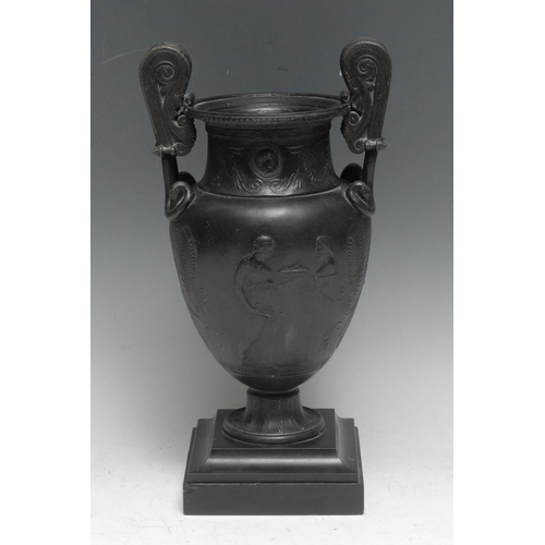 3326 - An early 20th century dark patinated spelter volute krater urn, in the Grand Tour taste, black marbl... 