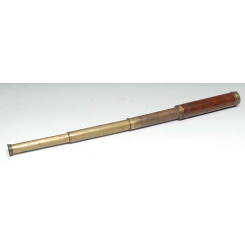 3310 - An early 20th century brass and mahogany three-draw telescope, signed F Richardson, London, sliding ... 