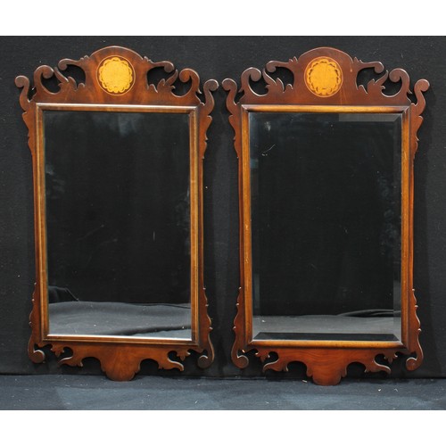 595 - A near pair of 20th century George II style mahogany Vauxhall mirrors, 90cm x 51cm