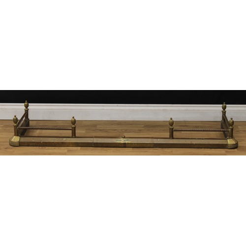 206 - A late 19th century brass extending fire curb or fender, 19.5cm high, 145cm opening to 178cm wide, 4... 