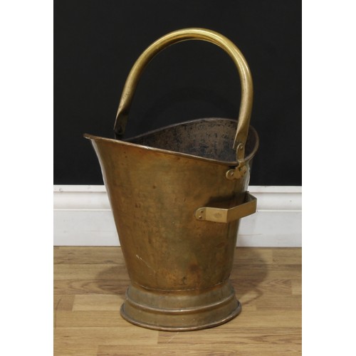 206 - A late 19th century brass extending fire curb or fender, 19.5cm high, 145cm opening to 178cm wide, 4... 