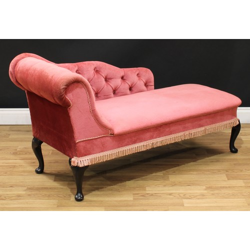 610 - A contemporary button back chaise longue, cabriole legs, 72cm high, 136cm long, 57cm deep