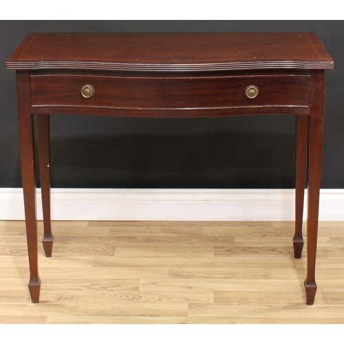 623 - ***CLIENT WOULD LIKE TO COLLECT THIS LOT BACK***  COLLECTED 01/10/21***
A George III style mahogany ... 