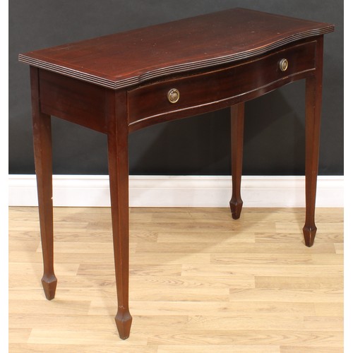 623 - ***CLIENT WOULD LIKE TO COLLECT THIS LOT BACK***  COLLECTED 01/10/21***
A George III style mahogany ... 