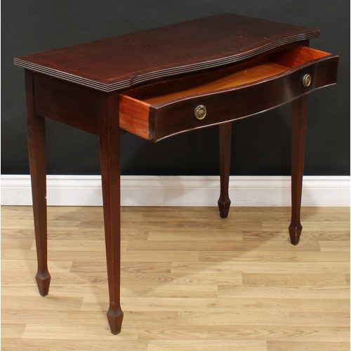 623 - ***CLIENT WOULD LIKE TO COLLECT THIS LOT BACK***  COLLECTED 01/10/21***
A George III style mahogany ... 