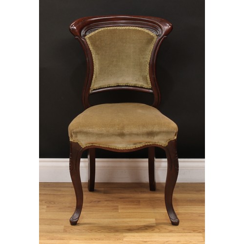 626 - A set of four Victorian mahogany dining side chairs, 85.5cm high, 47cm wide, the seat 34cm deep (4)