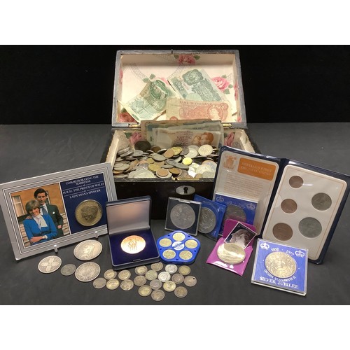 657 - Coins - a Queen Victoria silver crown, 1889;  a Queen Victoria half crown, 1896;  a quantity of main... 