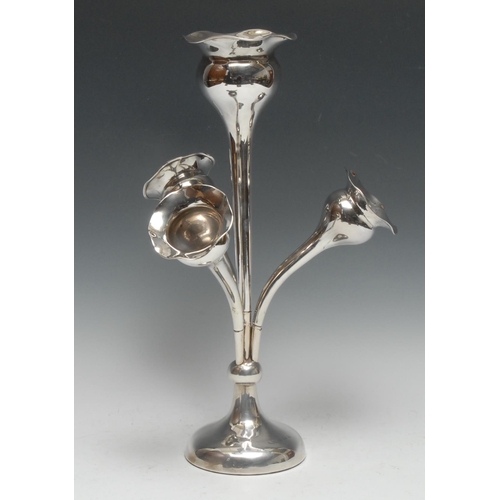 141 - A George V silver three branch table centre epergne, tulip-shaped flutes, domed base, 38cm high, Bir... 