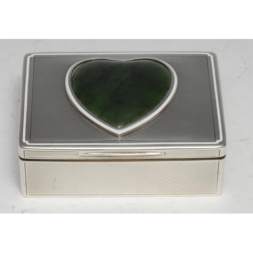 224 - A substantial George V silver rounded rectangular table snuff box, hinged cover mounted with a Chine... 