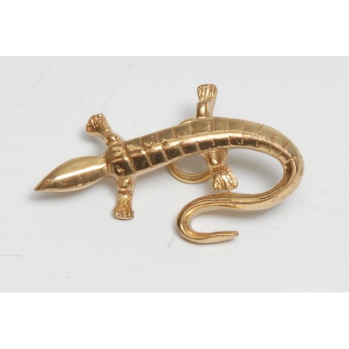 377 - A novelty 20th century gold coloured metal Salamander clip pin, spiralled fitting, unmarked, 29mm lo... 