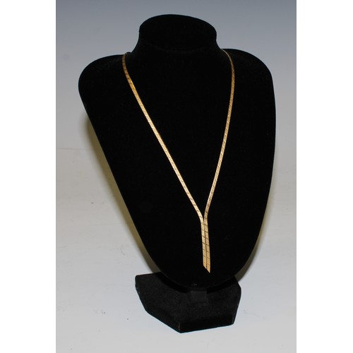 660 - A 9ct gold necklace, marked 375,5g, boxed